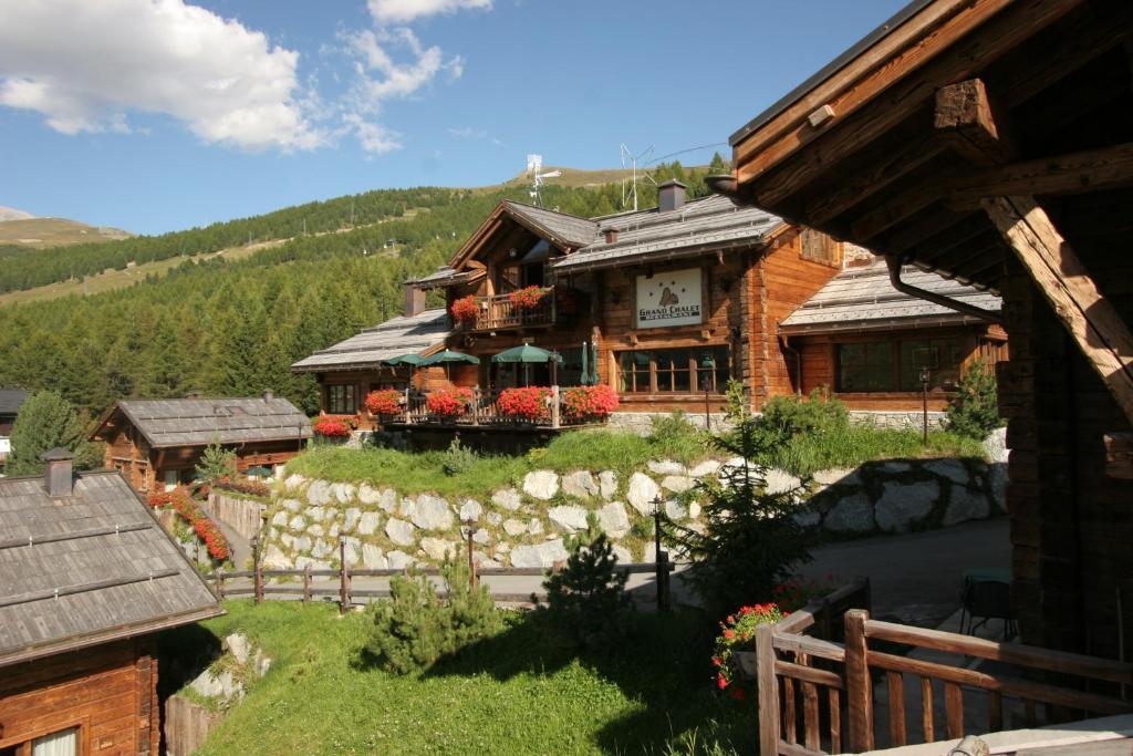 Park Chalet Village Livigno Exteriör bild