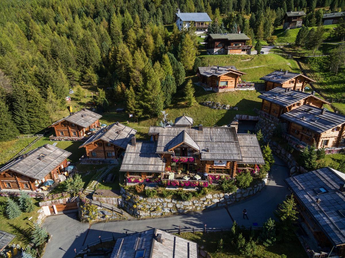 Park Chalet Village Livigno Exteriör bild