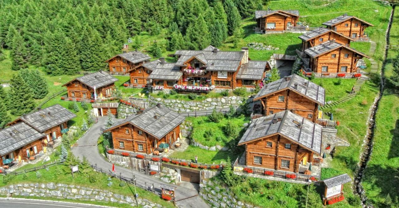 Park Chalet Village Livigno Exteriör bild